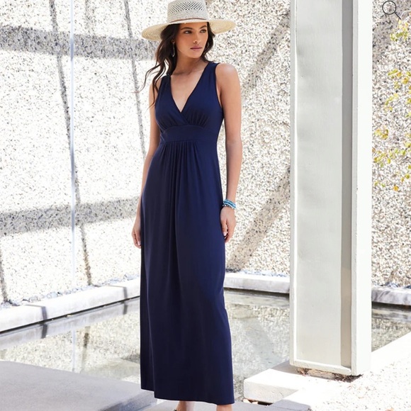 Karen Kane Dresses & Skirts - $118 Karen Kane V-Neck Maxi Dress Navy size Large excellent condition Flowy